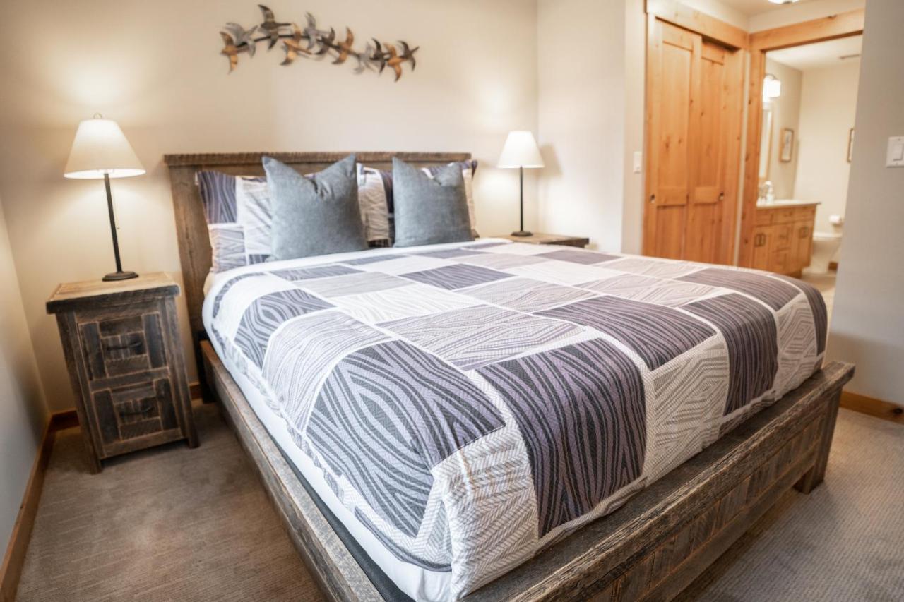Spring Creek Luxury King One Bedroom At White Spruce Lodge Canmore Exterior photo